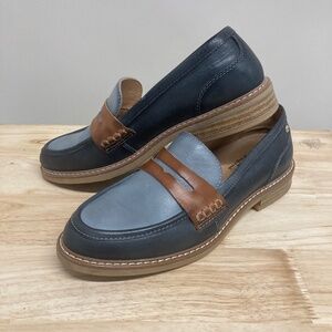 Two-tone Blue Penny Loafers Pikolinos size 39 (8) Like New!